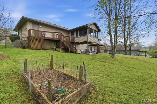 $325,000 | 1013 Sassafras Street, Willow Springs, MO 65793