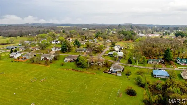 $325,000 | 1013 Sassafras Street, Willow Springs, MO 65793