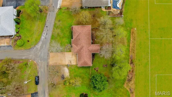 $325,000 | 1013 Sassafras Street, Willow Springs, MO 65793