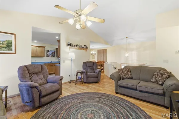 $325,000 | 1013 Sassafras Street, Willow Springs, MO 65793