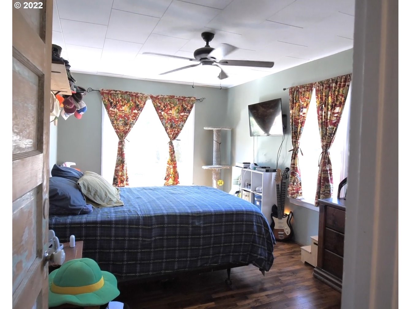 2021 Winston Section Road Winston, OR 97496 - Photo 13 of 31 Bedroom