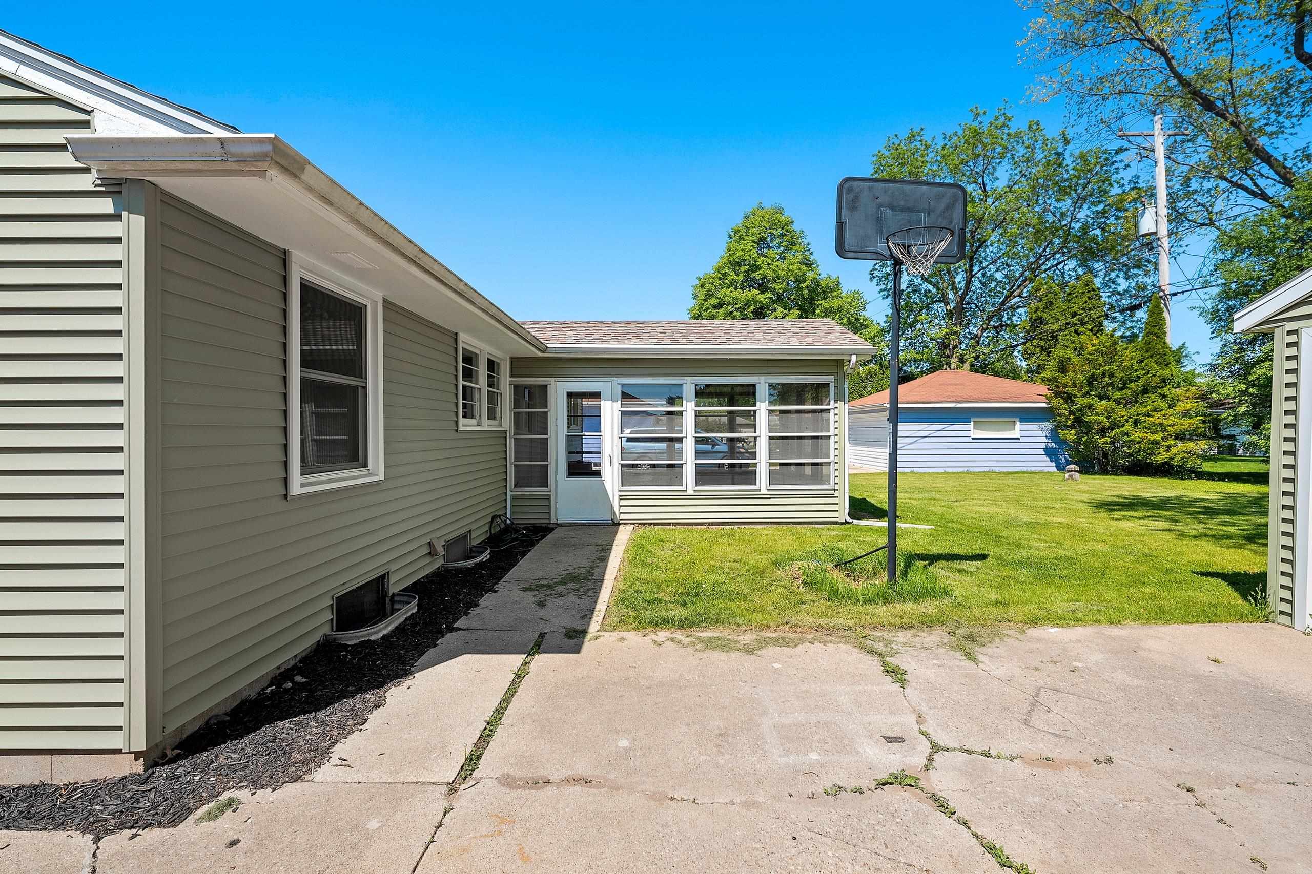1006 East Lindbergh Street Appleton, WI 54911 - Photo 38 of 51