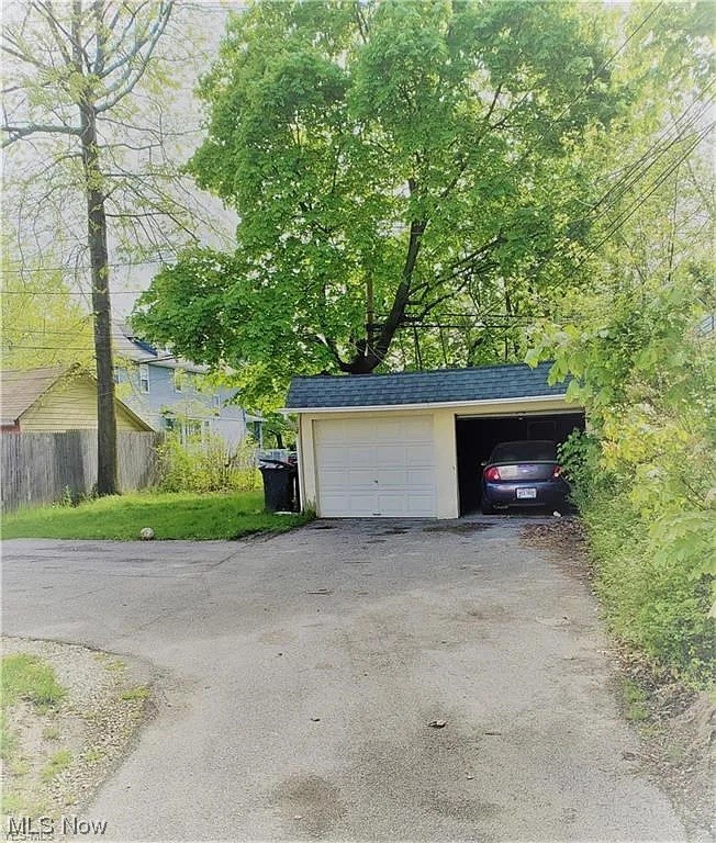 1641 Coventry Road Cleveland, OH 44118 - Photo 5 of 15 Gallery Image 5