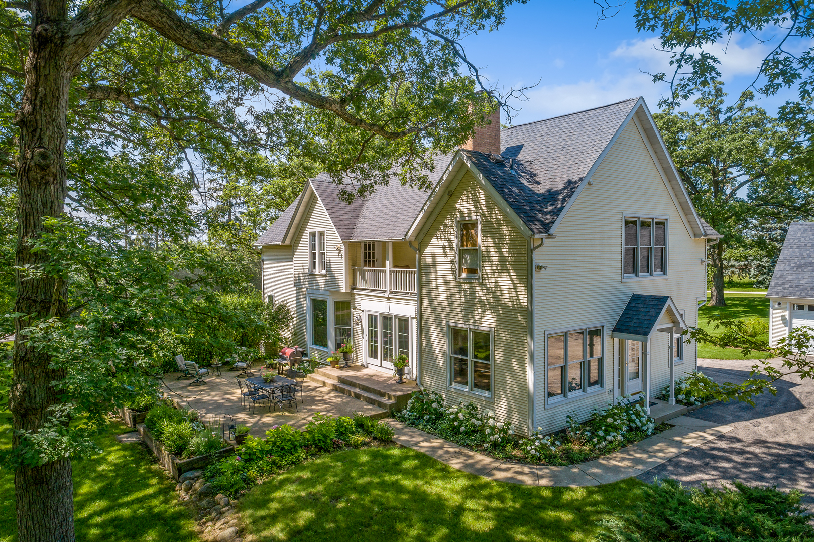 39W680 McDonald Road Elgin, IL 60124 - Photo 1 of 5