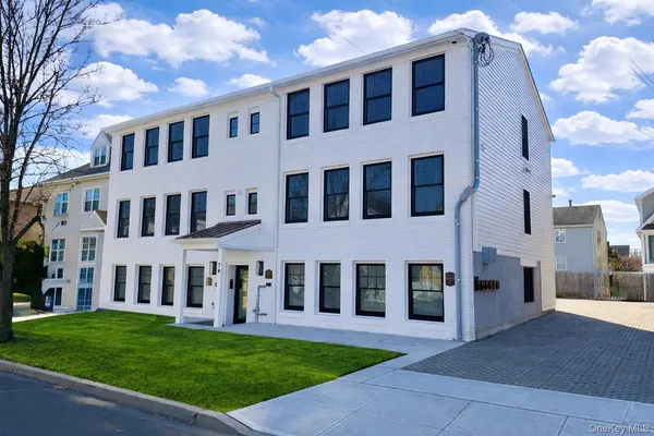 $4,500 | 74 Nelson Avenue, Unit 4, Harrison, NY 10528