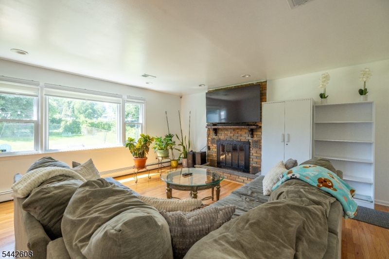 1758 Kenneth Avenue Union, NJ 07083 - Photo 12 of 34