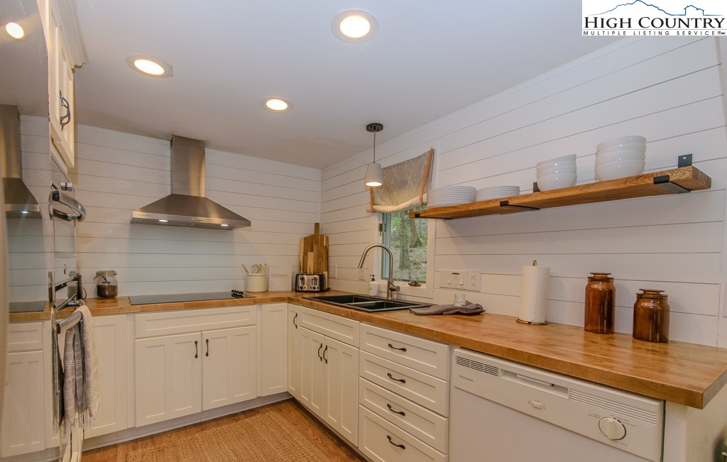 205 Spring Branch Road Beech Mountain, NC 28604 - Photo 12 of 46