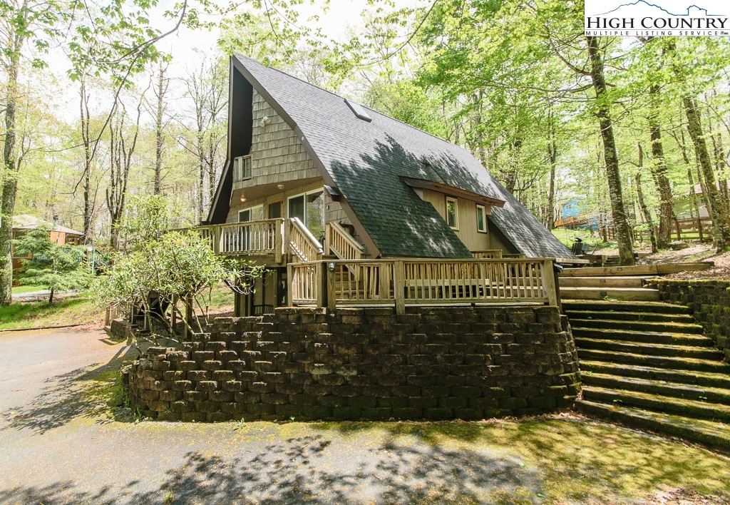 205 Spring Branch Road Beech Mountain, NC 28604 - Photo 44 of 46 a view of outdoor space and yard