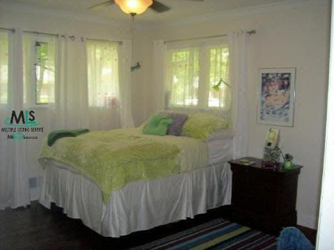 891 Lake Shore Road Grosse Pointe, MI 48236 - Photo 13 of 17 31045804-13.JPG