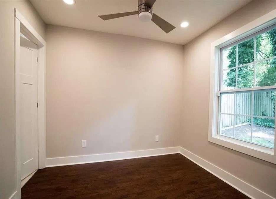 954 Parsons Street Southwest Atlanta, GA 30314 - Photo 9 of 12