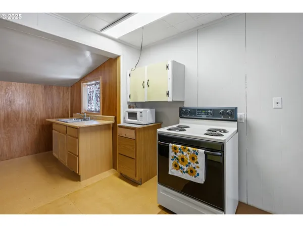 $249,000 | 652 Chapman Street, Gilchrist, OR 97737