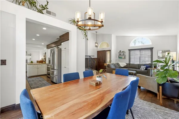 $925,000 | 25541 Pembrook Place, Saugus, CA 91350