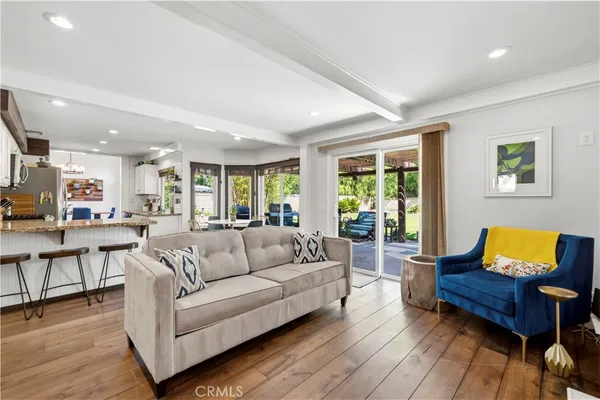 $925,000 | 25541 Pembrook Place, Saugus, CA 91350