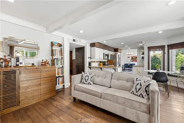 $925,000 | 25541 Pembrook Place, Saugus, CA 91350