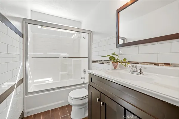 $925,000 | 25541 Pembrook Place, Saugus, CA 91350