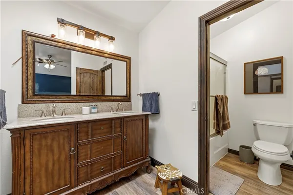 $925,000 | 25541 Pembrook Place, Saugus, CA 91350
