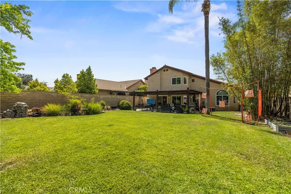 $925,000 | 25541 Pembrook Place, Saugus, CA 91350