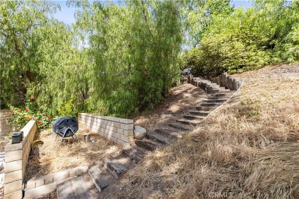 $925,000 | 25541 Pembrook Place, Saugus, CA 91350