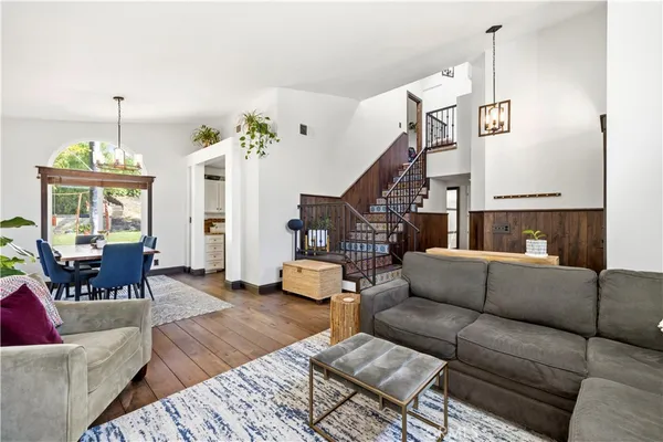 $925,000 | 25541 Pembrook Place, Saugus, CA 91350