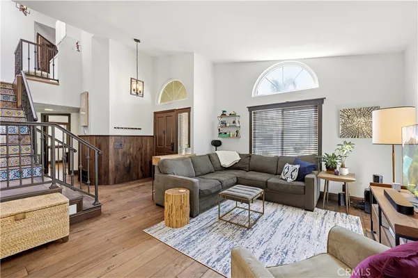 $925,000 | 25541 Pembrook Place, Saugus, CA 91350