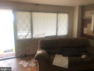 8122 North Boundary Road Dundalk, MD 21222 - Photo 3 of 24 Living Room