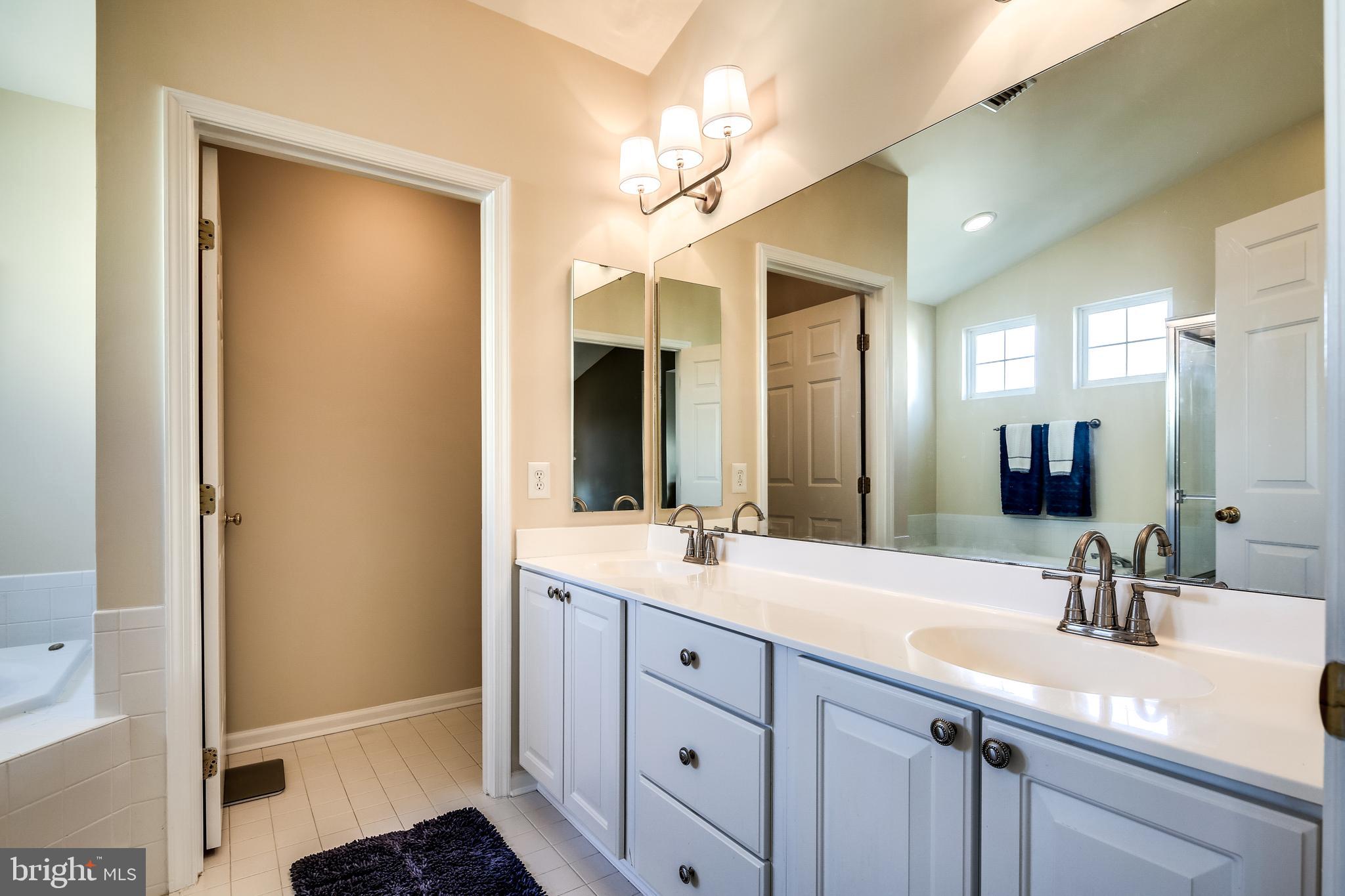 5928 Sandy Ridge Elkridge, MD 21075 - Photo 25 of 47 Primary bath