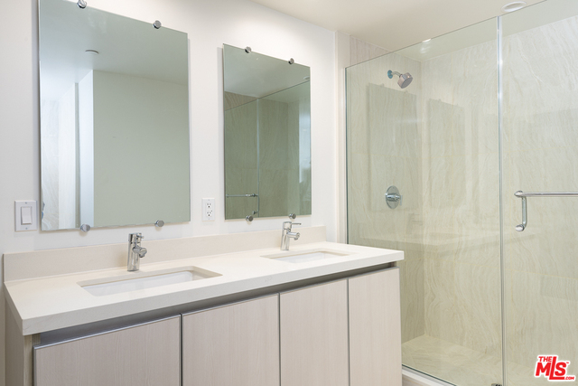 409 North Hayworth Avenue, Unit 101 Los Angeles, CA 90048 - Photo 14 of 17