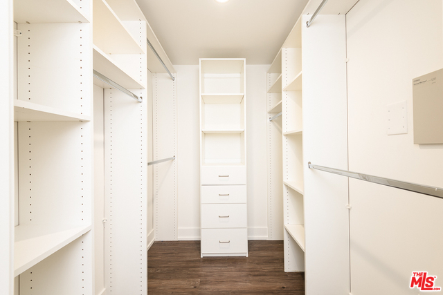 409 North Hayworth Avenue, Unit 101 Los Angeles, CA 90048 - Photo 16 of 17