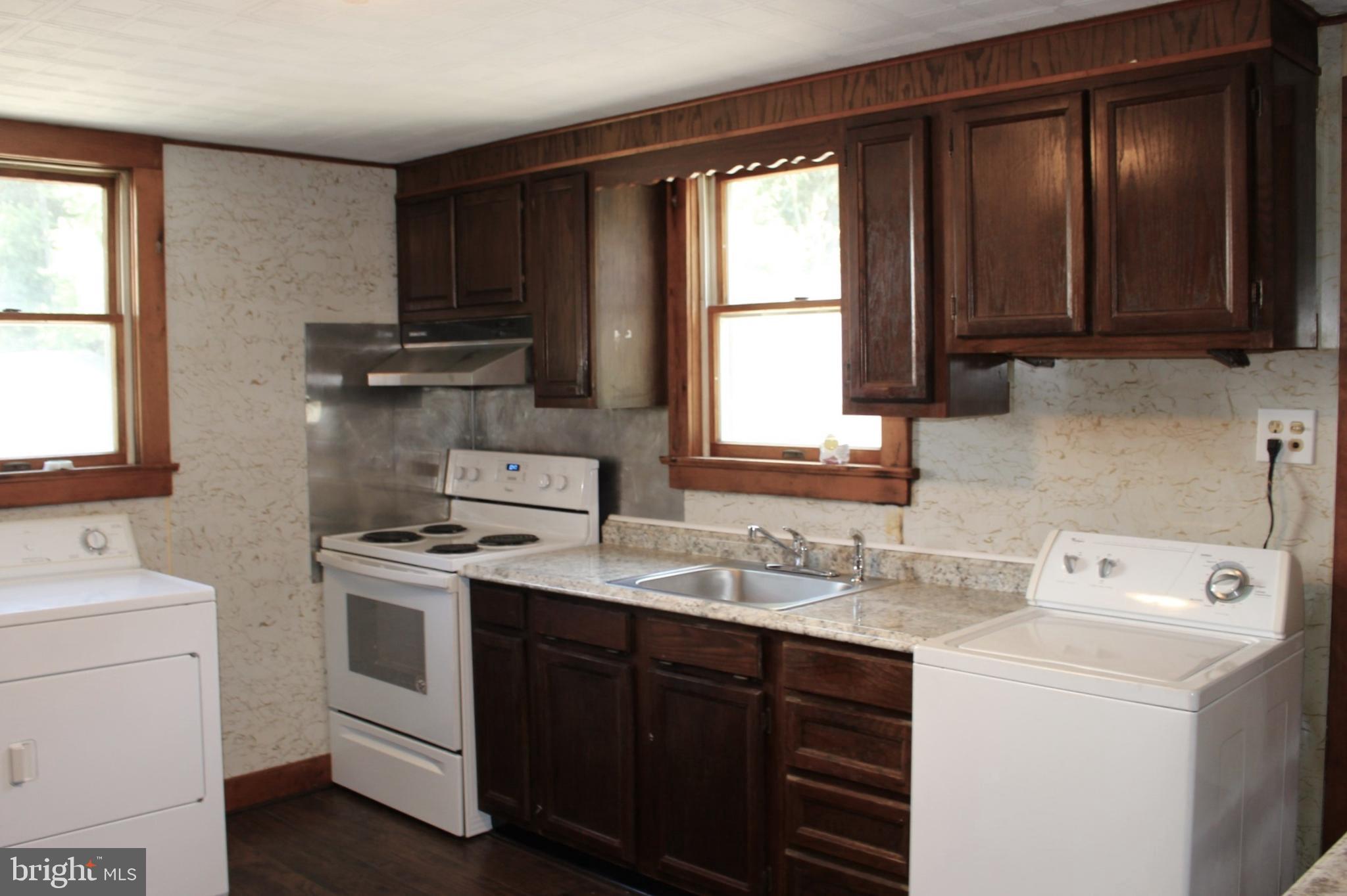 291 Dixie Drive Carneys Point, NJ 08069 - Photo 9 of 28