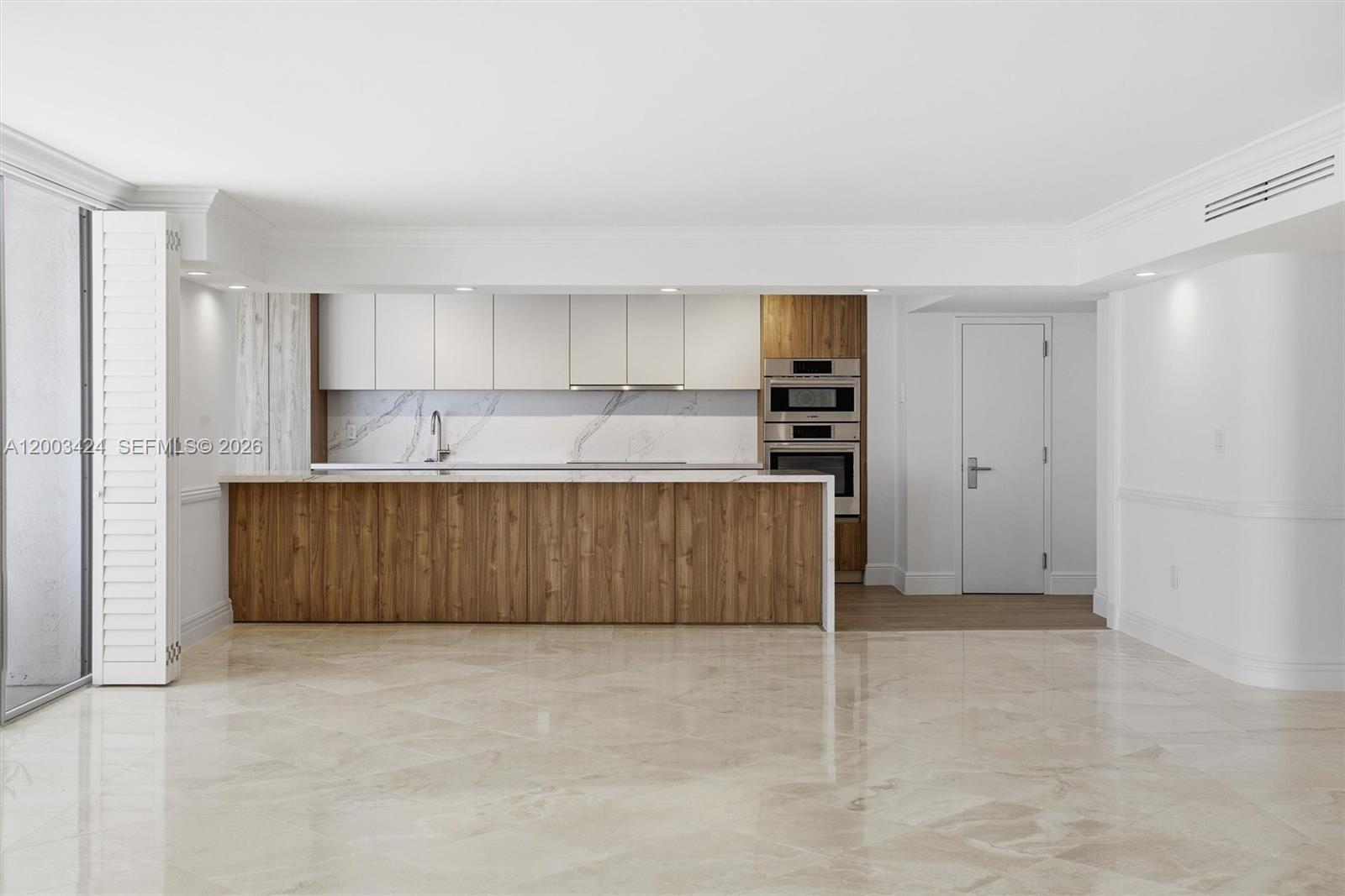 600 Grapetree Drive, Unit 4BS Key Biscayne, FL 33149 - Photo 6 of 75 living/dining