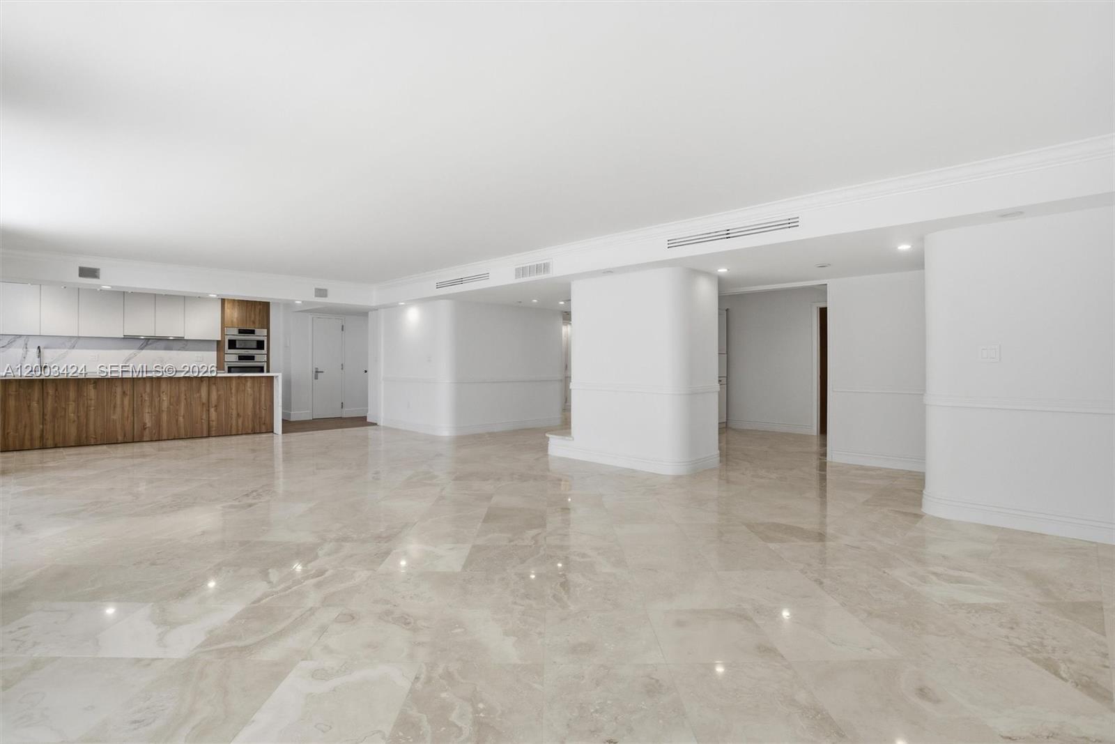 600 Grapetree Drive, Unit 4BS Key Biscayne, FL 33149 - Photo 8 of 75 living/dining