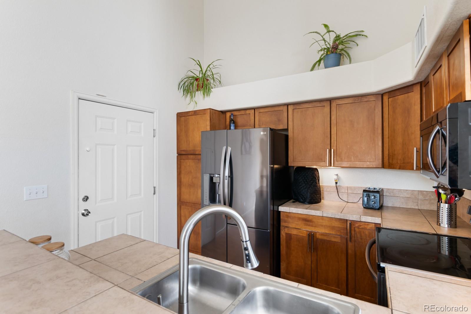 1355 South Chambers Road, Unit 101 Aurora, CO 80017 - Photo 10 of 28 Gallery Image 10