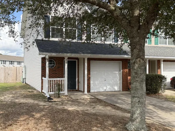 $1,400 | 318 Crooked Pine Trail, Crestview, FL 32539