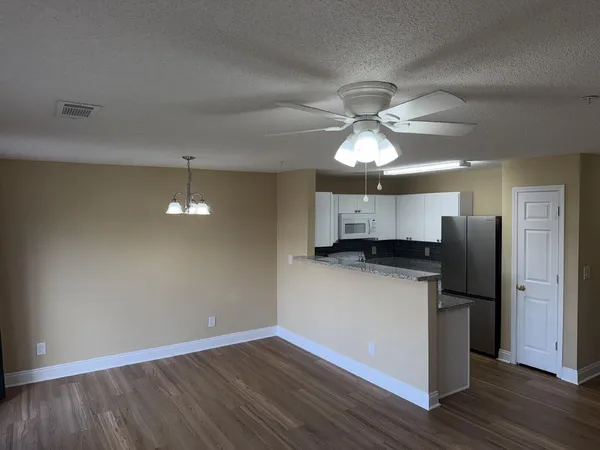 $1,400 | 318 Crooked Pine Trail, Crestview, FL 32539