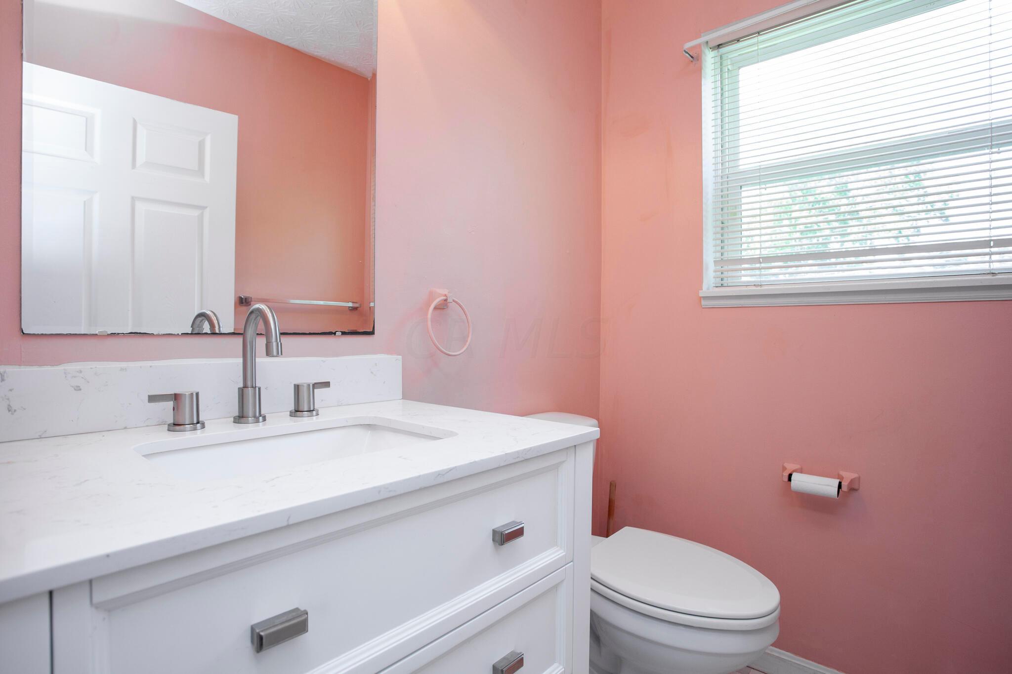 929 Lockbourne Road Columbus, OH 43206 - Photo 13 of 20 half bath on entry level