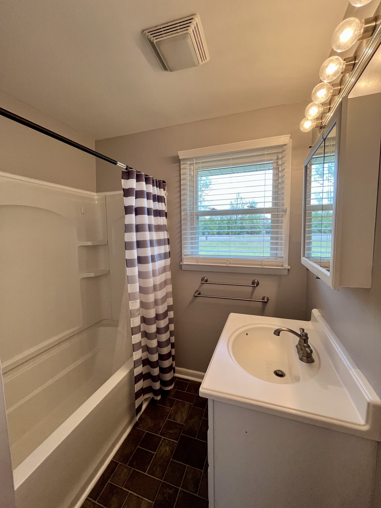 2950 Ashland City Road Clarksville, TN 37043 - Photo 15 of 24