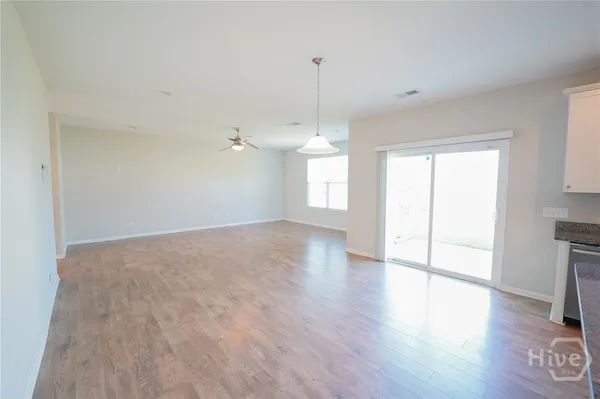 $2,500 | 215 Shelton Street, Richmond Hill, GA 31324