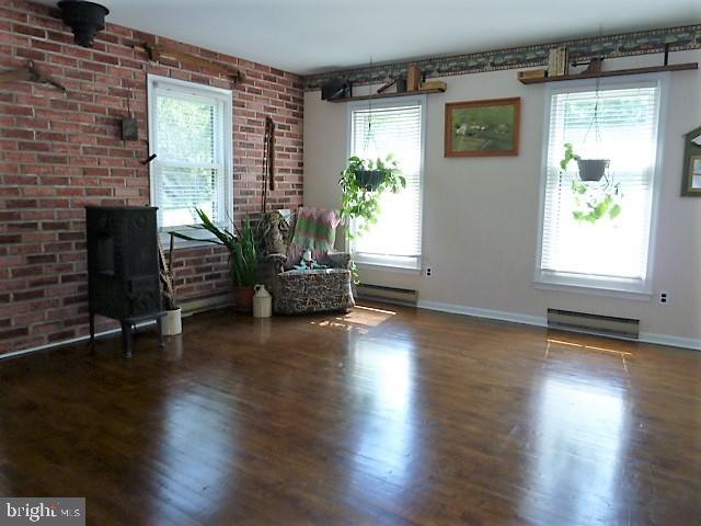 522 East Creamery Road Perkasie, PA 18944 - Photo 15 of 46 Living Room