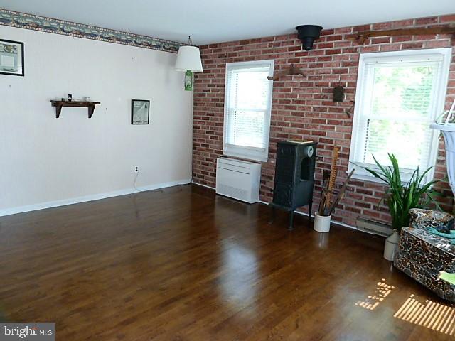 522 East Creamery Road Perkasie, PA 18944 - Photo 17 of 46 Living Room