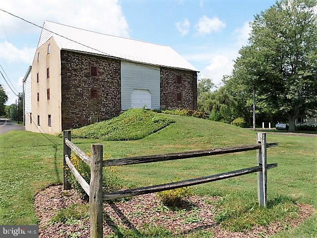 522 East Creamery Road Perkasie, PA 18944 - Photo 3 of 46 Cattle/Bank Barn (Early 1700's)