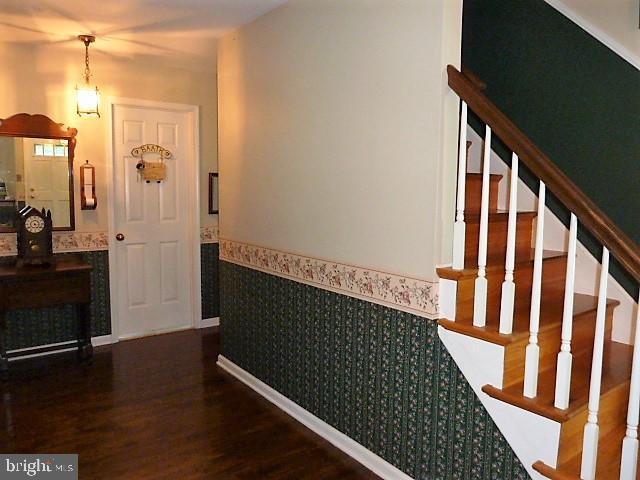522 East Creamery Road Perkasie, PA 18944 - Photo 22 of 46 Foyer