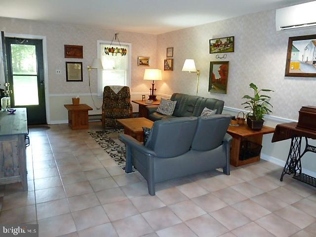 522 East Creamery Road Perkasie, PA 18944 - Photo 9 of 46 Family Room