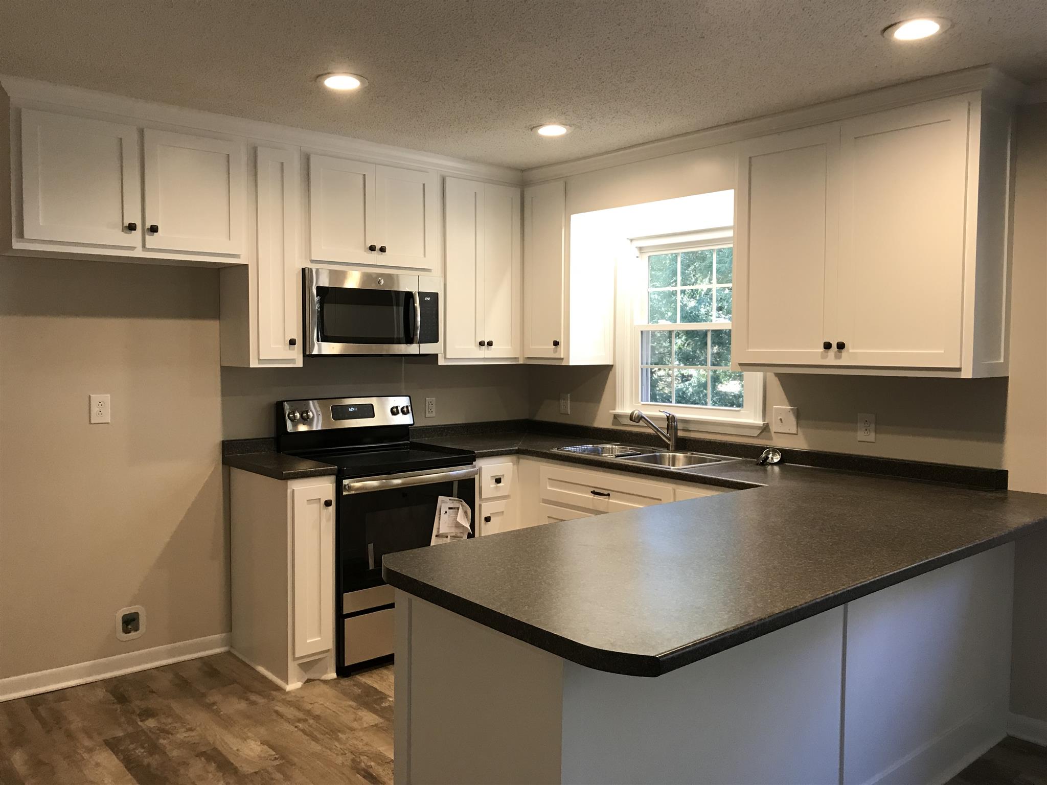 308 Hampton Road Tullahoma, TN 37388 - Photo 4 of 18 Gallery Image 4