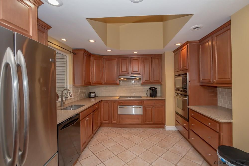 3046 Lone Pine Road Schenectady, NY 12303 - Photo 3 of 27 Photo 3