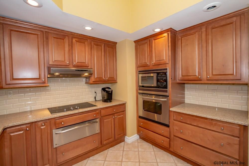 3046 Lone Pine Road Schenectady, NY 12303 - Photo 4 of 27 Photo 4