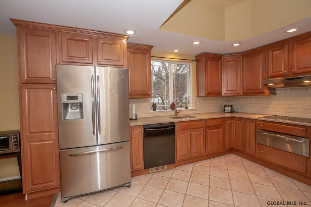 3046 Lone Pine Road Schenectady, NY 12303 - Photo 5 of 27 Photo 5