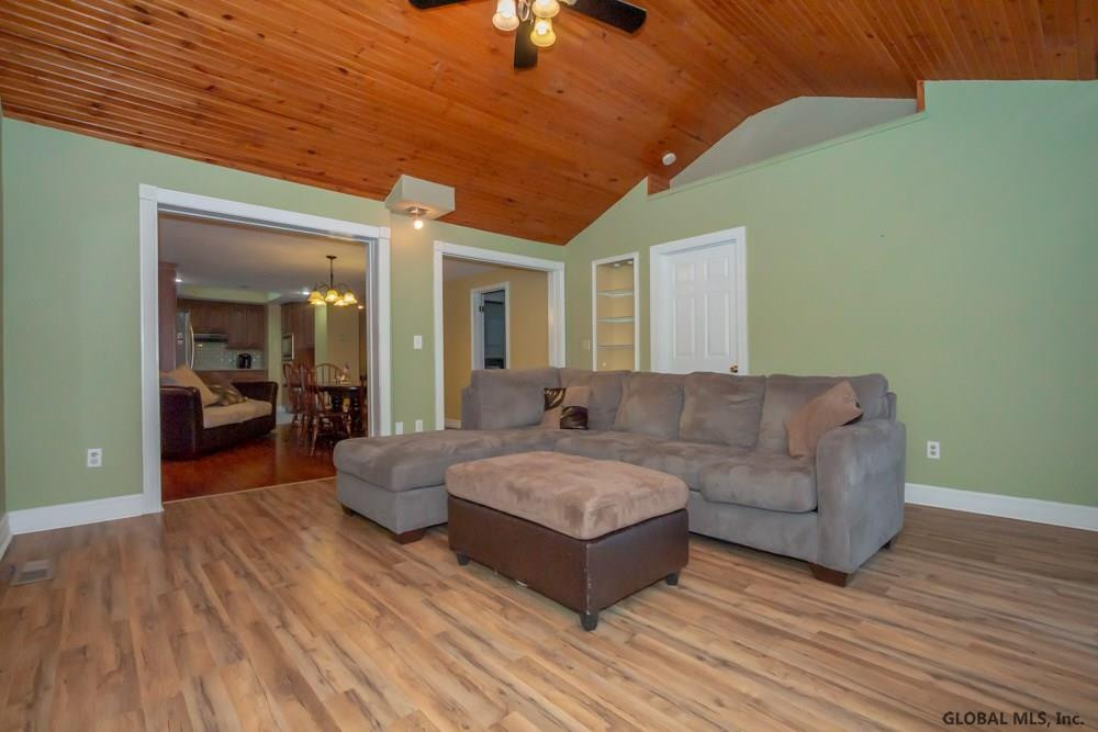 3046 Lone Pine Road Schenectady, NY 12303 - Photo 9 of 27 Photo 9