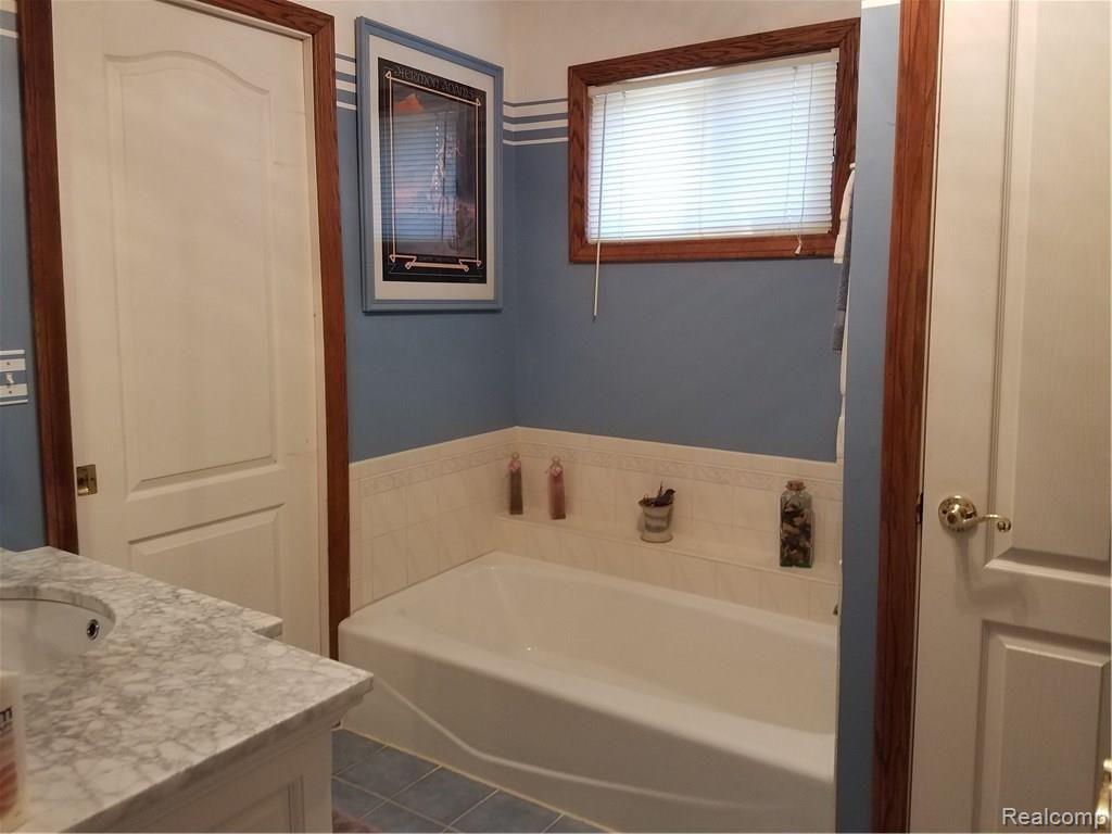 3321 Hodges Road Dryden, MI 48428 - Photo 16 of 38 26-bath.jpg