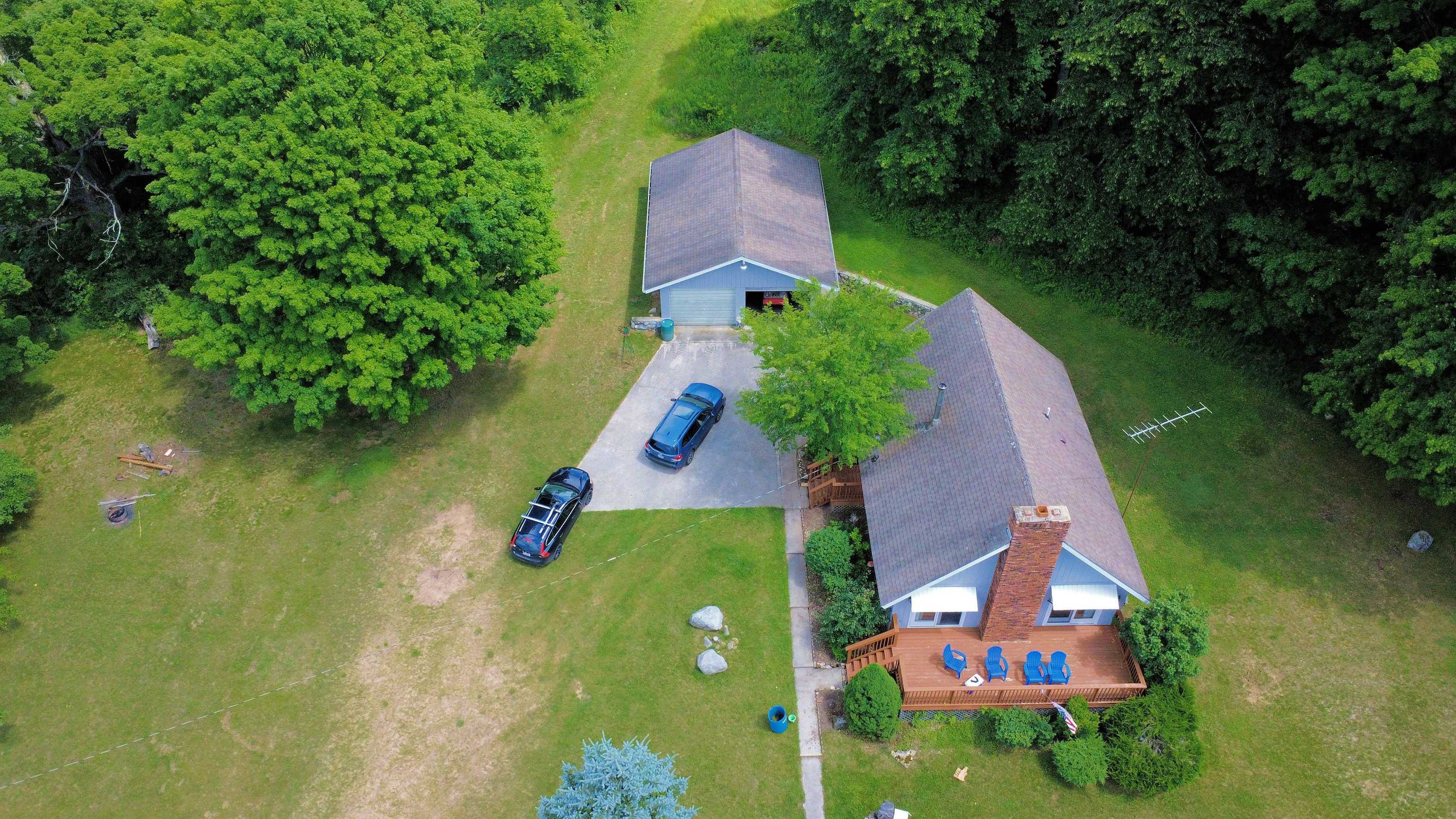 7203 Valley Road Honor, MI 49640 - Photo 4 of 39