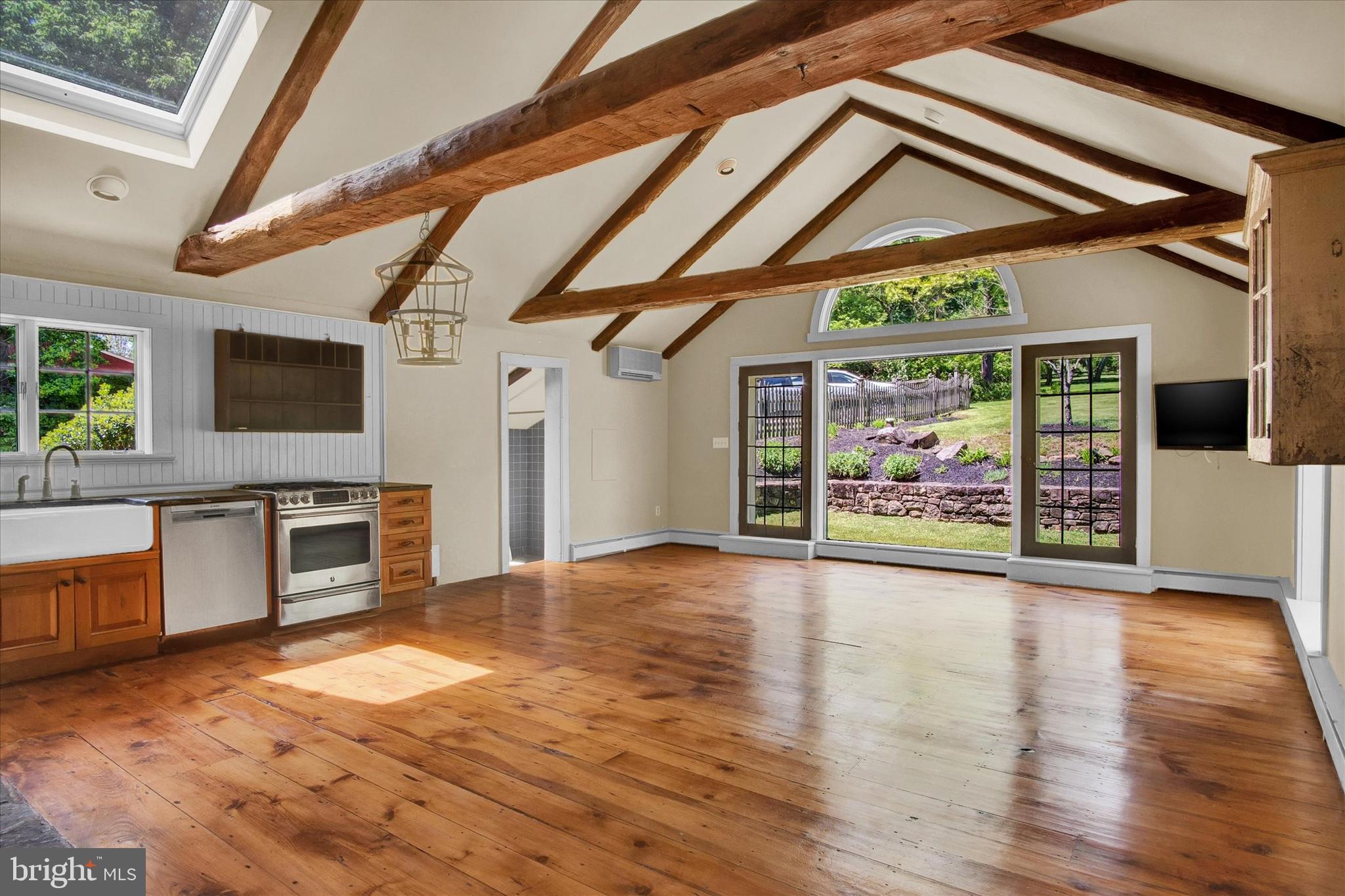 1253 Street Road Chester Springs, PA 19425 - Photo 13 of 43 Family room - Kitchen Combo.